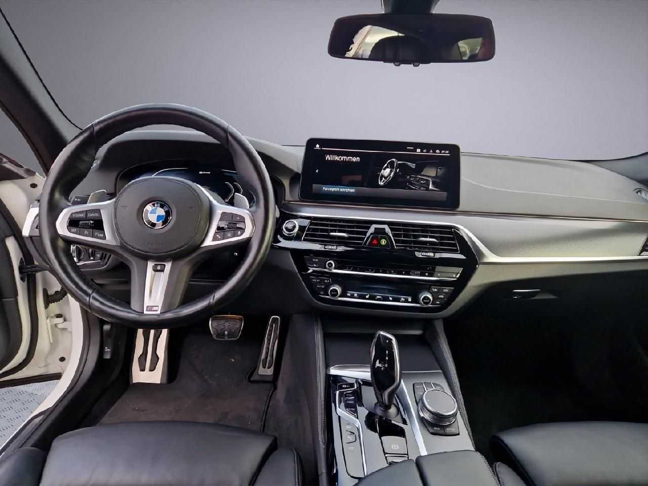 BMW  BMW 545 e xDrive M SPORT SCHIEBEDACH AHK HUD